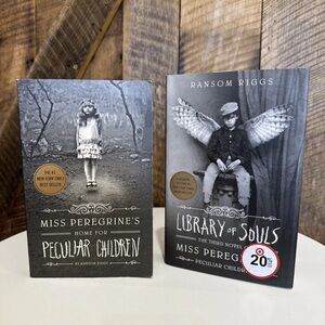 2 Miss peregrine's home for peculiar children Vol 1  Softcover & Vol 3 Hardcover